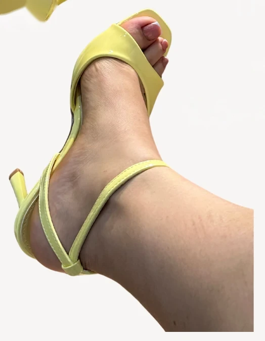 RHODES en yellow